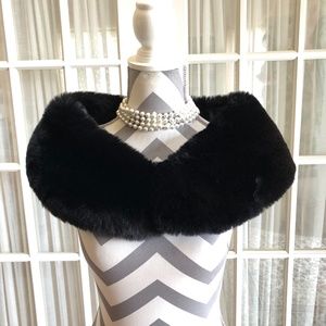 Black Faux Fur Collar Wrap Scarf NWT GORGEOUS!